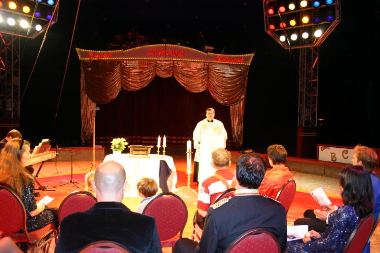 Circus-Gottesdienst im Circus Busch-Roland