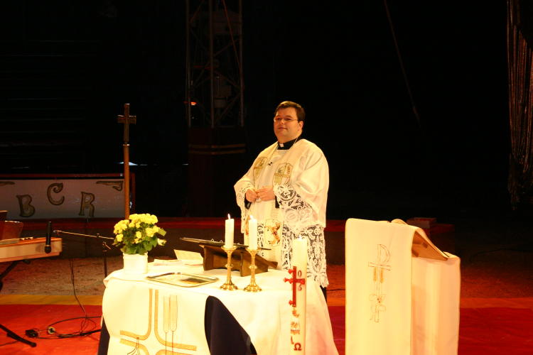 Circus-Gottesdienst im Circus Busch-Roland